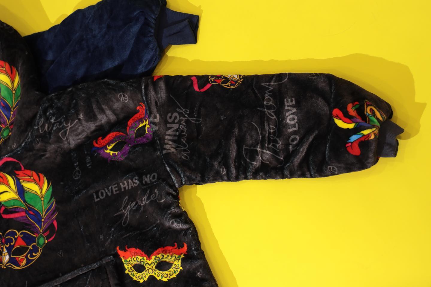 Everything You Need to Know About Hooded Blankets Materials, Benefits